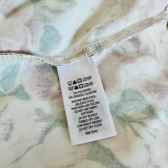 LAURA ASHLEY UPF FPS 50 FLORAL HALF ZIP GOLF ATHLETIC TOP - Picture 6 of 7